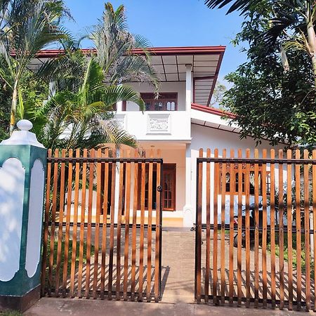 בנטוטה Sithu Guesthouse מראה חיצוני תמונה
